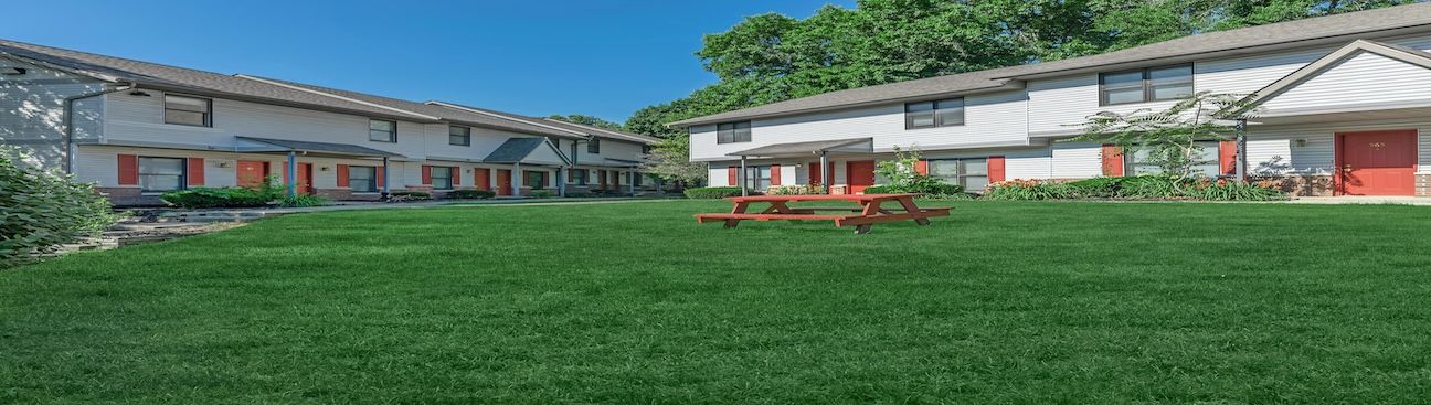 Hoosier Court Apartments's cover image