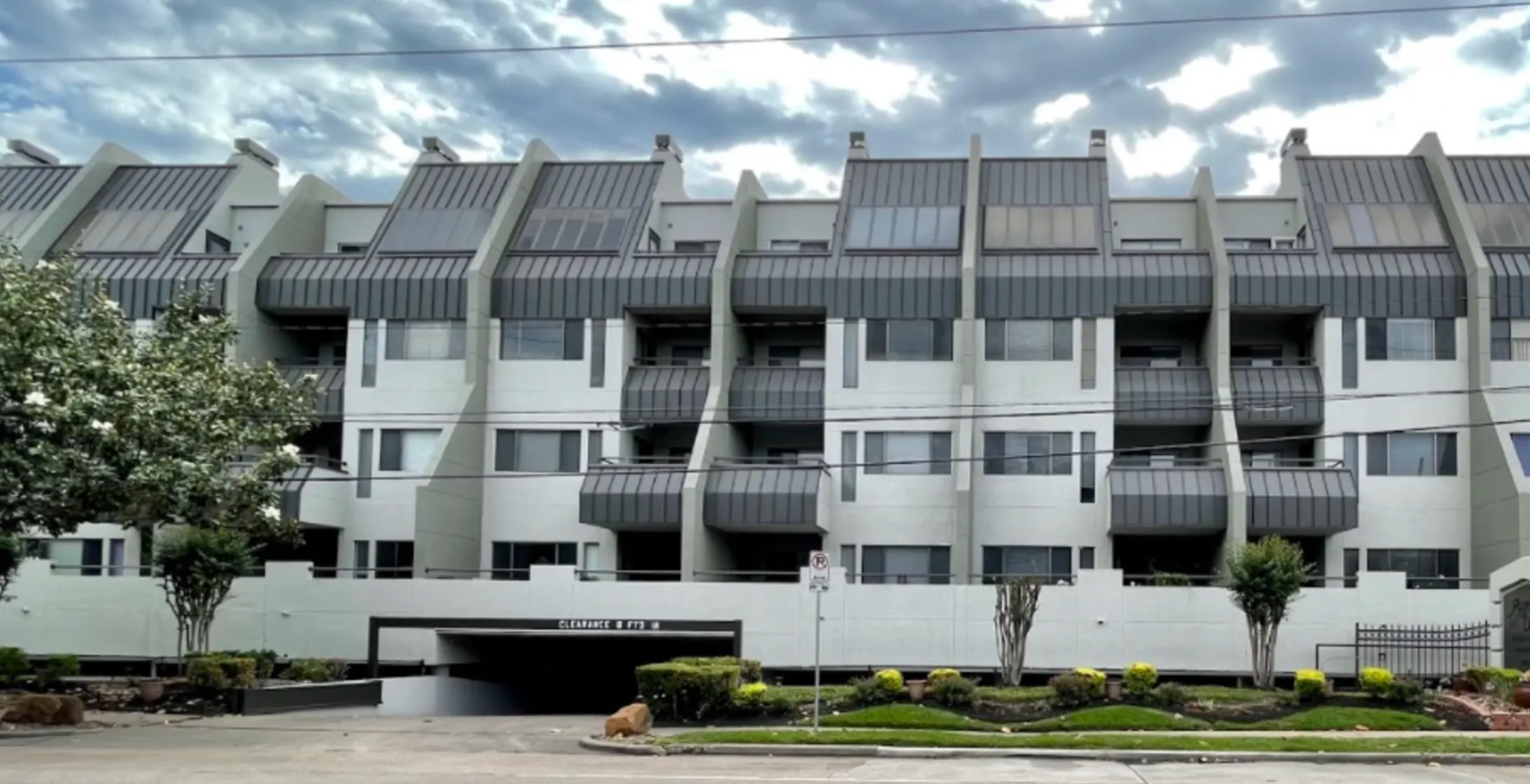 Augusta Court Apartments's cover image