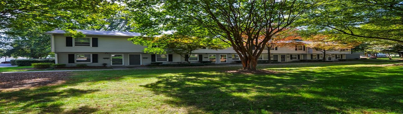 Lexington Commons Apartments's cover image