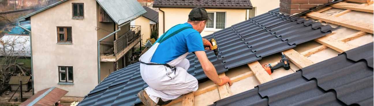 The USA Roofer's cover image