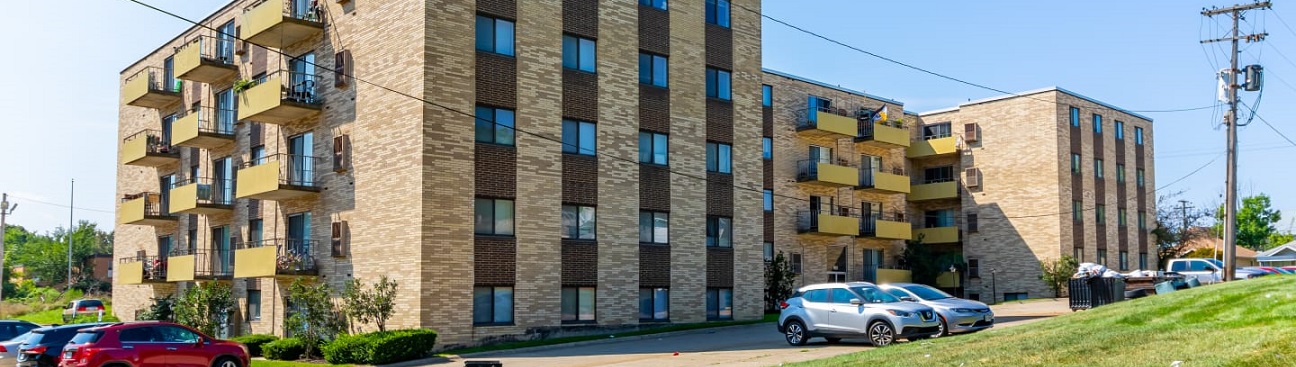 Valley Plaza Apartments's cover image