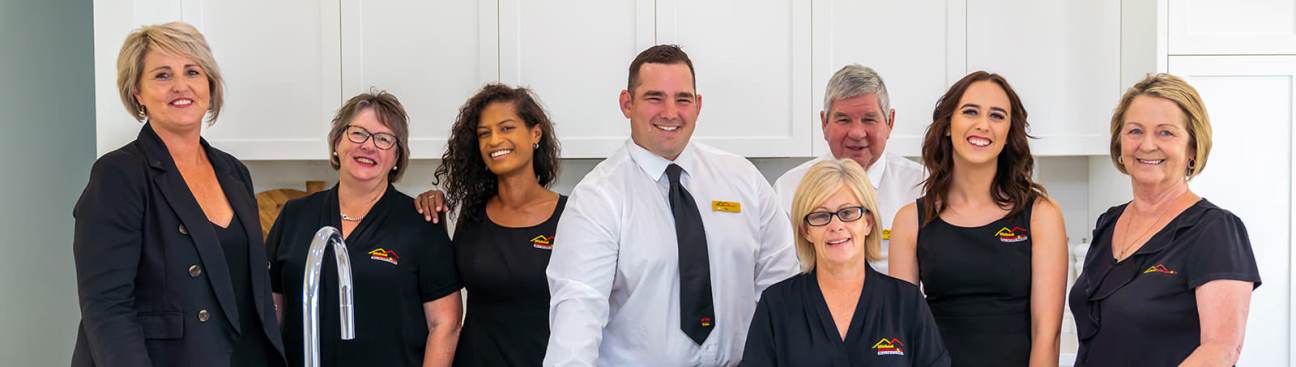 Michael Robinson & Co Real Estate's cover image