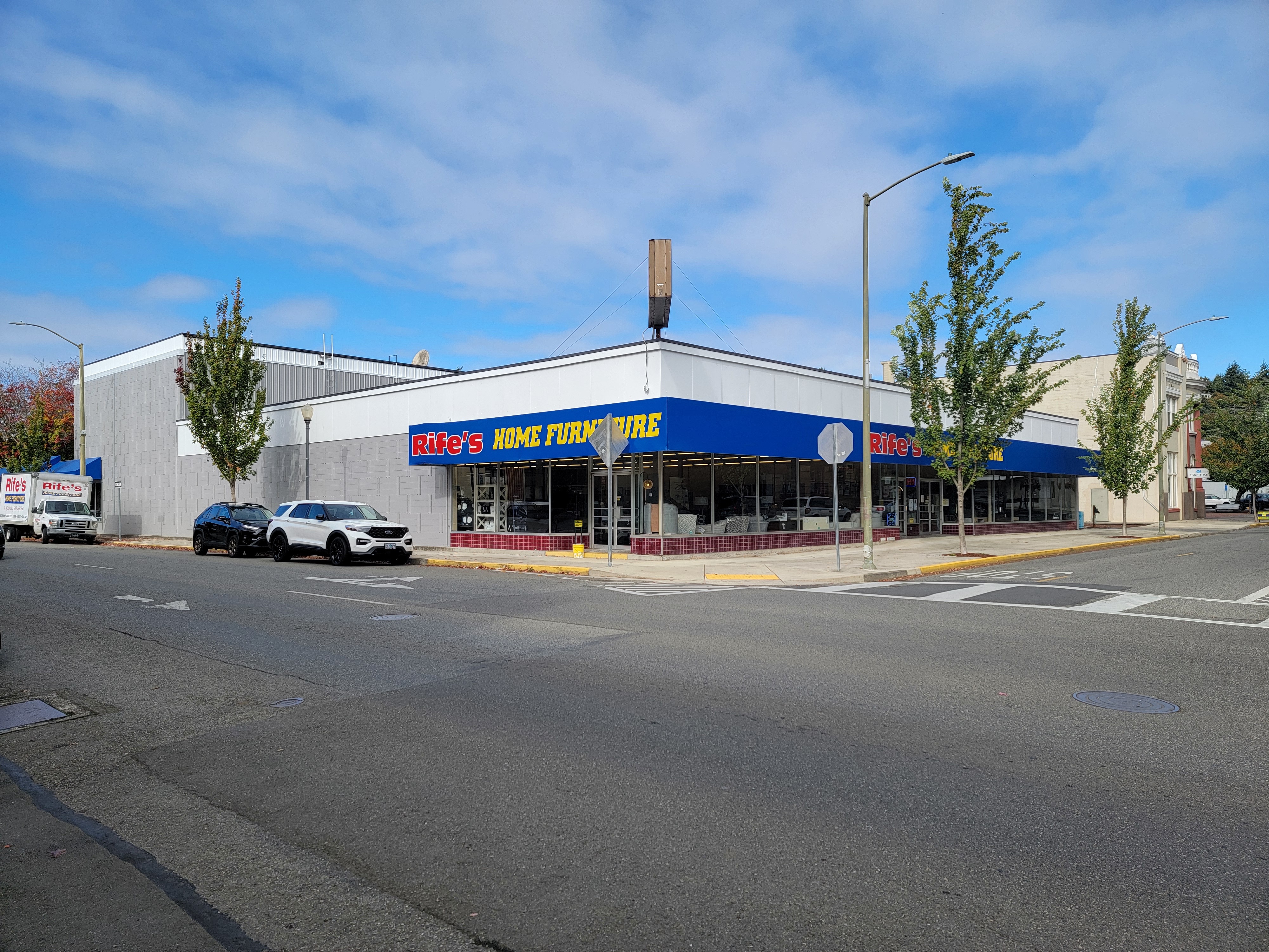 Rife's Home Furniture & Mattress's cover image