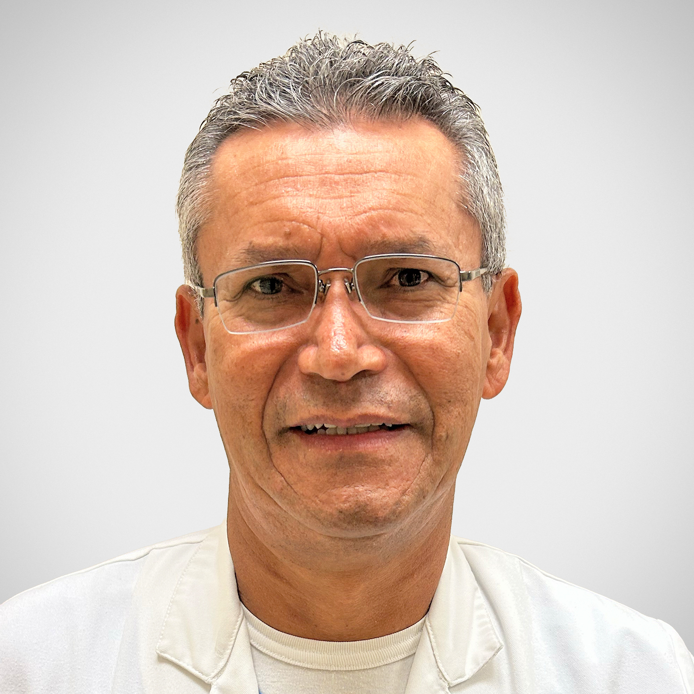 Dr Mario Curubo